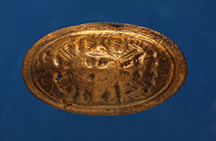 Скорлупообразная фибула (застежка для одежды). 12 век
